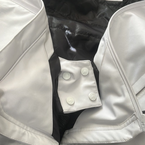 Wildhorn Frontera White Lunar Ski/Snow Jacket Size Medium - Picture 8 of 8